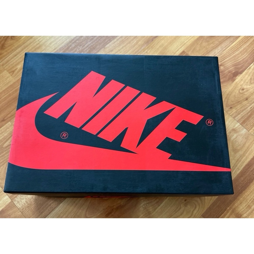Nike Air Jordan 1 Retro High OG empty shoe box